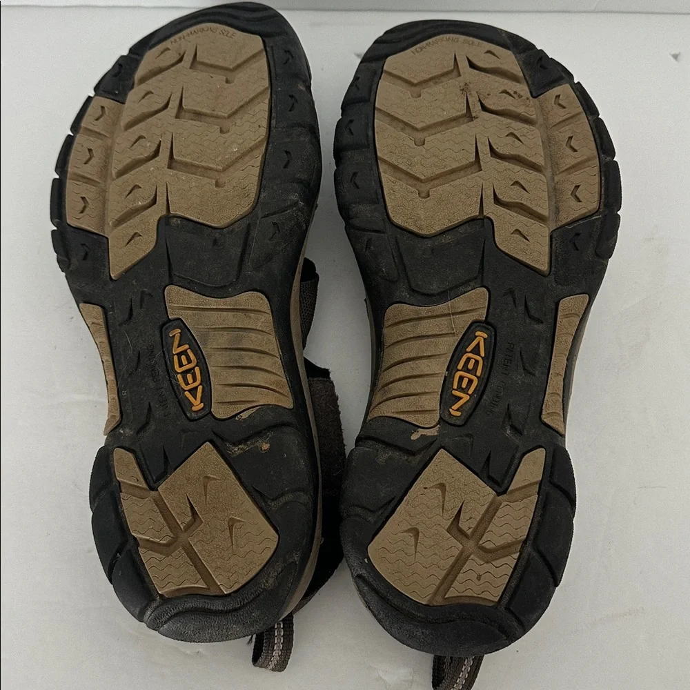 KEEN Men's Newport H2 Closed Toe Water/Outdoor Sandals Brown 11